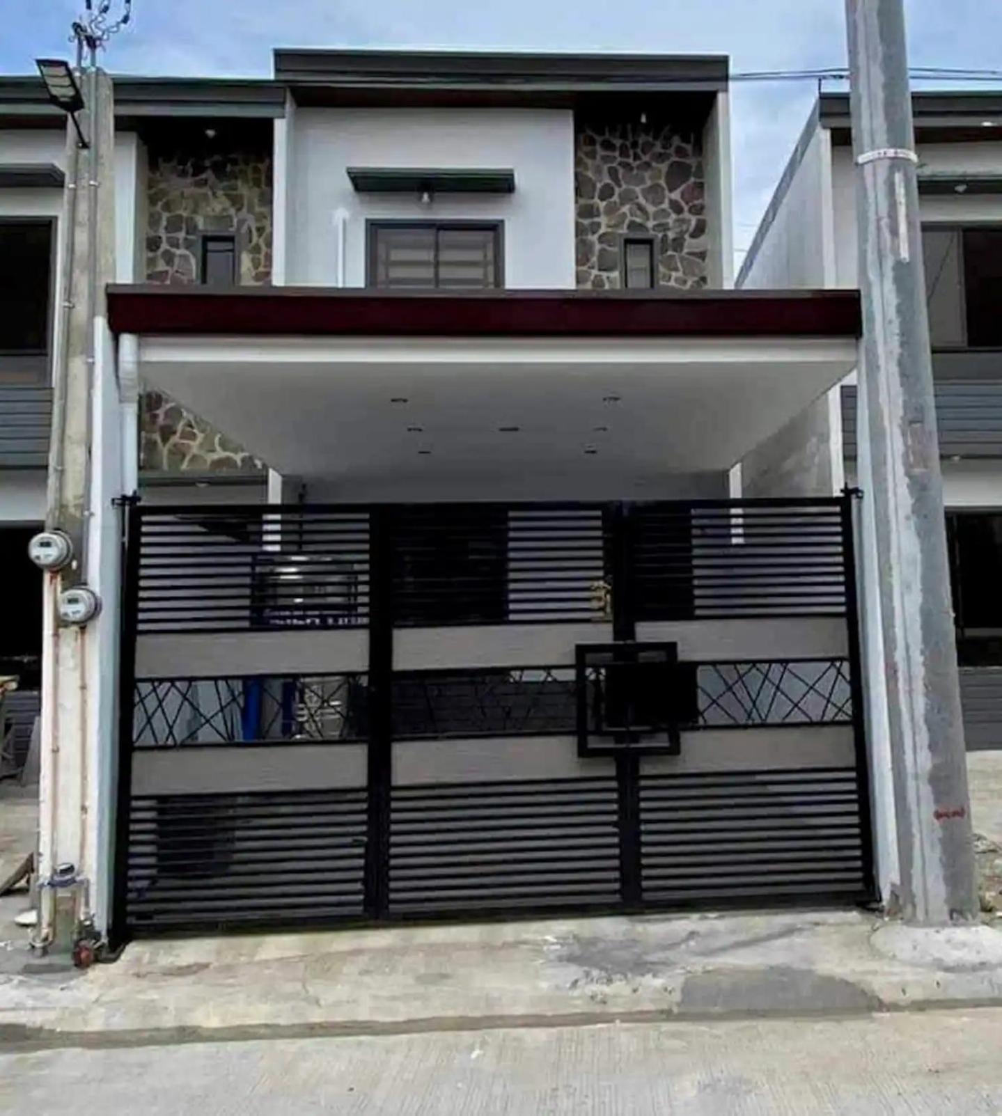 2 Bedroom Townhouse In Mabolo Malolos Bulacan Exterior foto